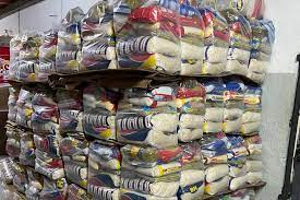 Nova etapa de distribuição de cestas básicas para alunos em Sabará