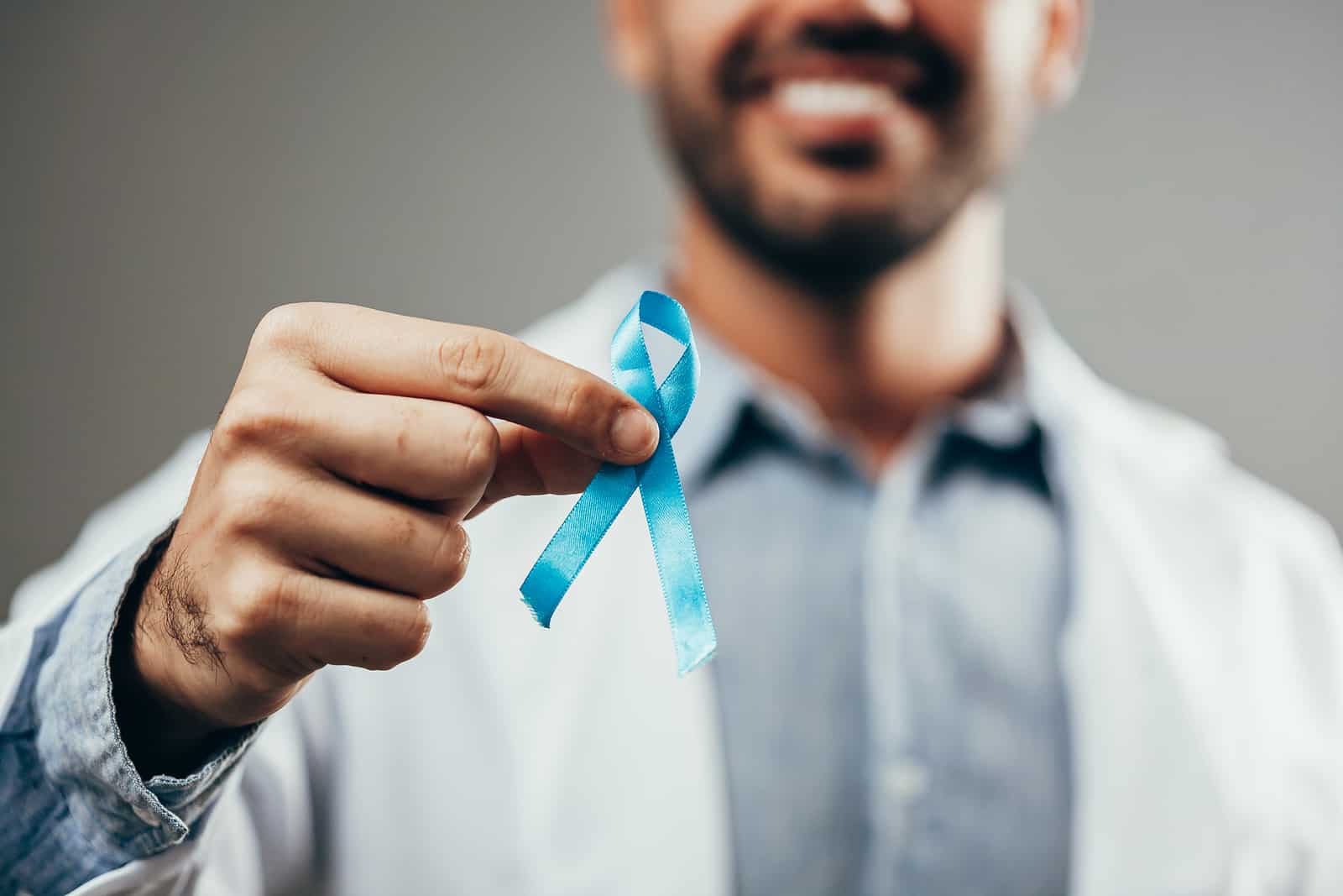 NOVEMBRO AZUL: CAMPANHA ALERTA PARA O COMBATE E A PREVENÇÃO CONTRA O CÂNCER DE PRÓSTATA