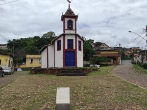 A riqueza do Barroco em Sabará: Um passeio pelas igrejas e monumentos da cidade!