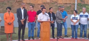 Prefeitura de Sabará inaugura praça jogador Hélio dos Santos no bairro Siderúrgica. O prefeito Wander Borges destacou