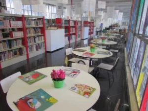 Biblioteca Pública Estadual de Minas Gerais abre inscrições para o encontro Meu Negócio é Literatura. Acontecerá dentro da Favela Literária