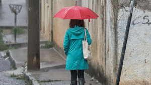 Previsão do tempo em Sabará: Chuva isolada e variação de temperatura