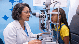 MedSesc Oftalmologia leva atendimento e doação de óculos a Sabará em ação do Sistema Fecomércio MG